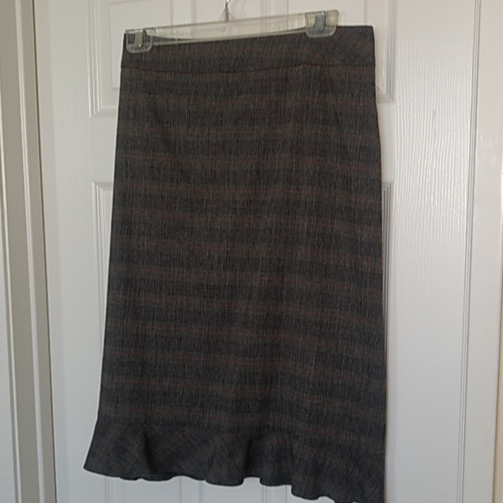 Plaid skirt with ruffled hem